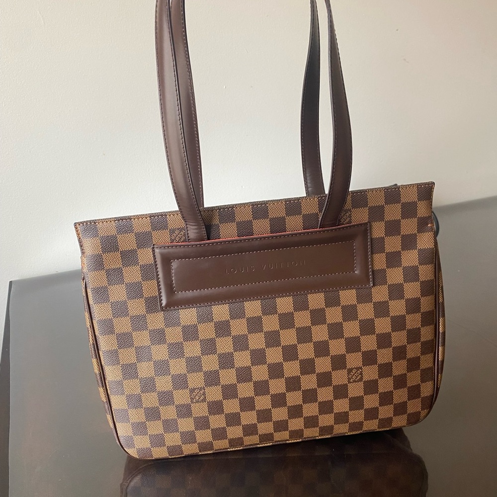 Louis Vuitton authentic Damier purse